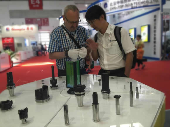 富耐克亮相2016年國際機床展并榮膺獎(圖2)